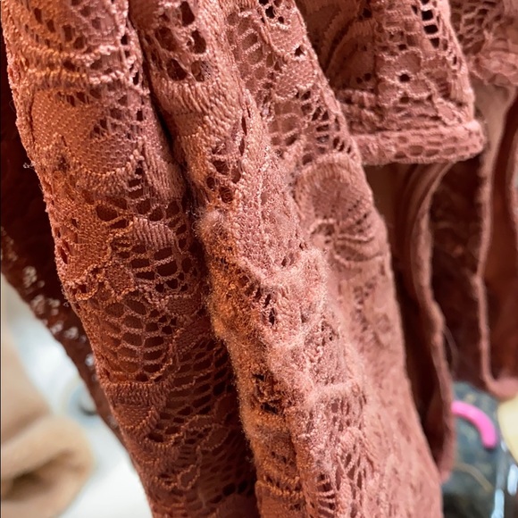 Dusty rose lace dress. - Picture 6 of 7